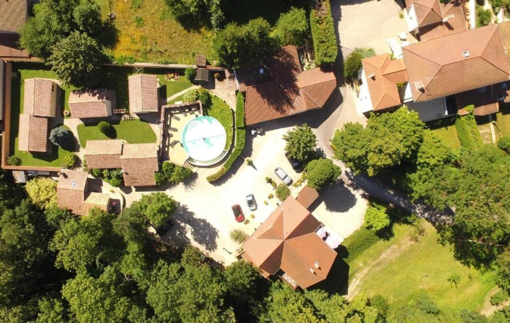 Les Jardins du castel gites Annick et Jean paul Saint-Georges-d'Esperanche Extérieur photo